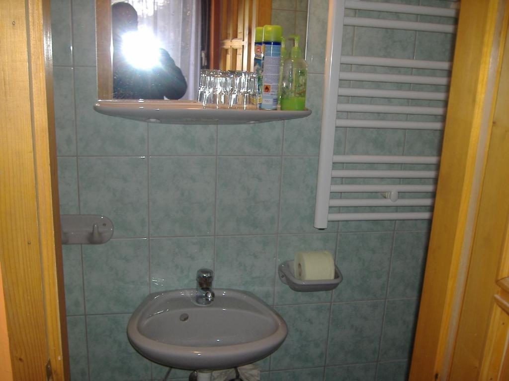 Siesta Vendeghaz Hotel Miskolc Bilik gambar